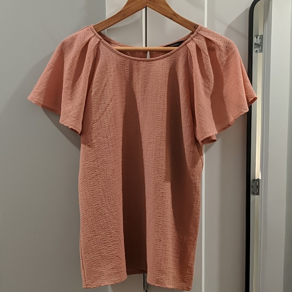 BANANA REPUBLIC FACTORY flutter sleeve blouse